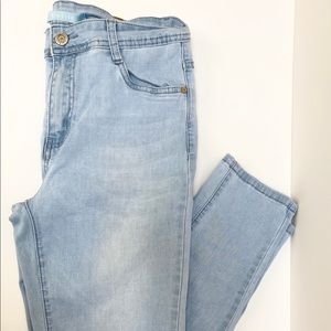 Women’s Puzzle Jeans| size 7/8